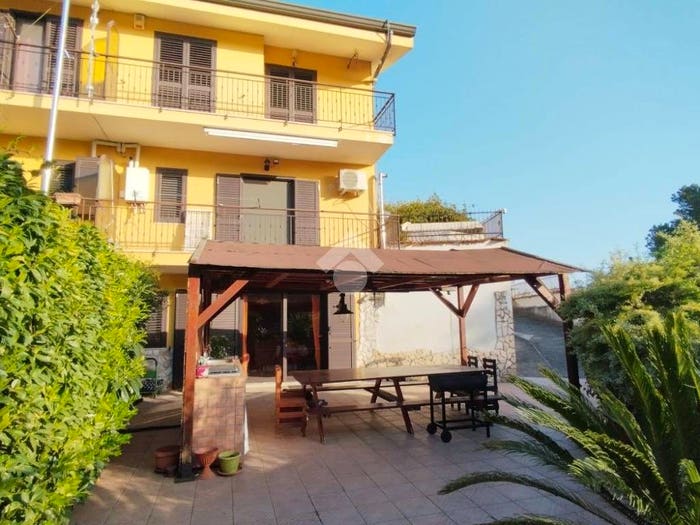 Casa quadrilocale in vendita in Viale Cavour, Pastenelle Pacitti Sprumaro, Cervaro