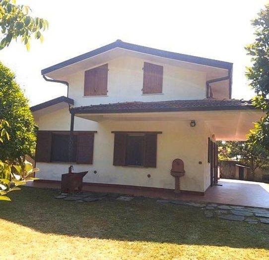 Casa con 5 locali in vendita in Via G Verdi, Ronchi Poveromo, Massa