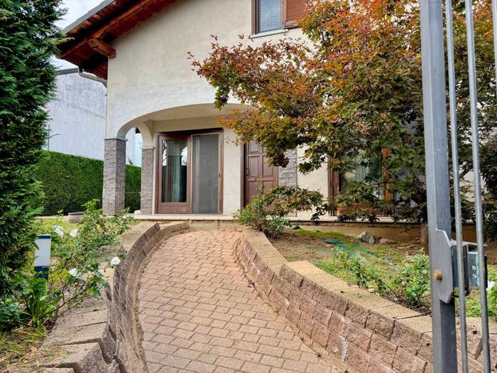 Casa con 5 locali in vendita in Via Canonico Bertetti, Torre Canavese