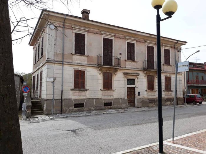 Appartamento con 6 locali in vendita in Largo San Nicola, Cappelle, Scurcola Marsicana