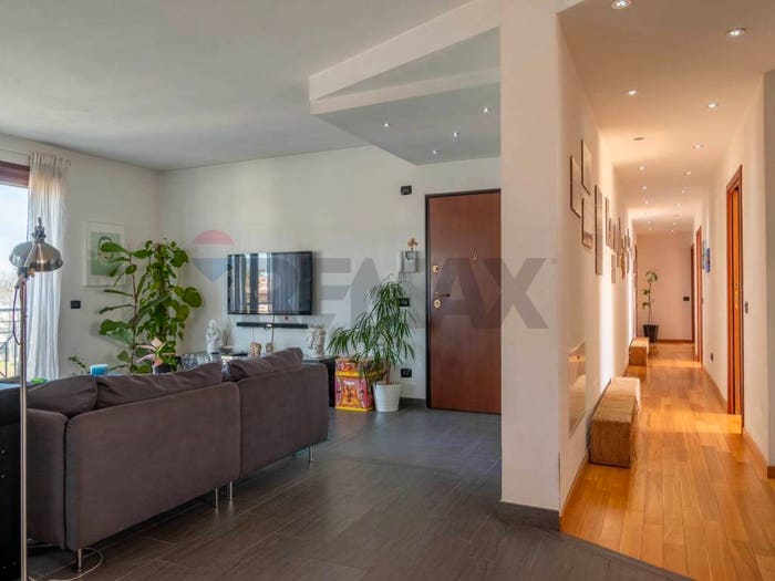 Appartamento con 5 locali in vendita in Via Madonna in Campagna, Madonna in Campagna, Gallarate