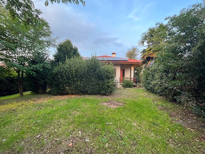 Casa con 6 locali in vendita in Via Varese, Centro, Pasian di Prato