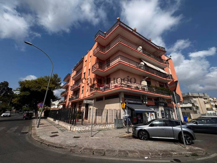 Appartamento quadrilocale in vendita in Via Giovanni Gentile, Partigiani Fondone, Lecce