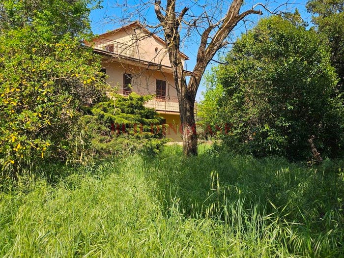 Casa con 6 locali in vendita in Via Catalano, Civita Castellana