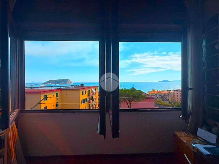 Appartamento trilocale in vendita in Via Severino Boezio, Bagnoli, Napoli