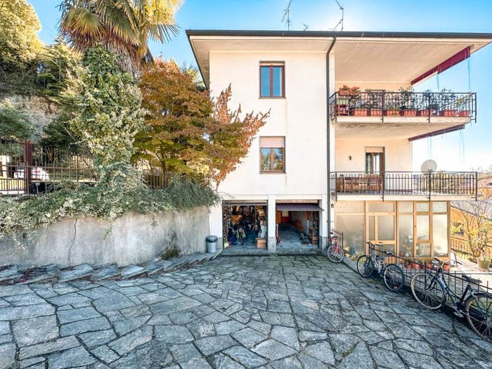Casa con 6 locali in vendita in via francesco medoni, Centro, Arona