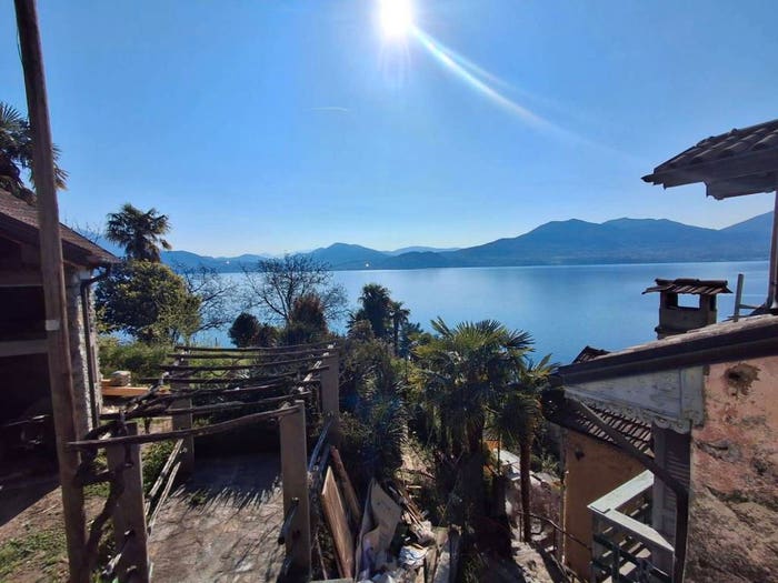 Casa trilocale in vendita in Via Maestra Ponte, Centro, Cannero Riviera