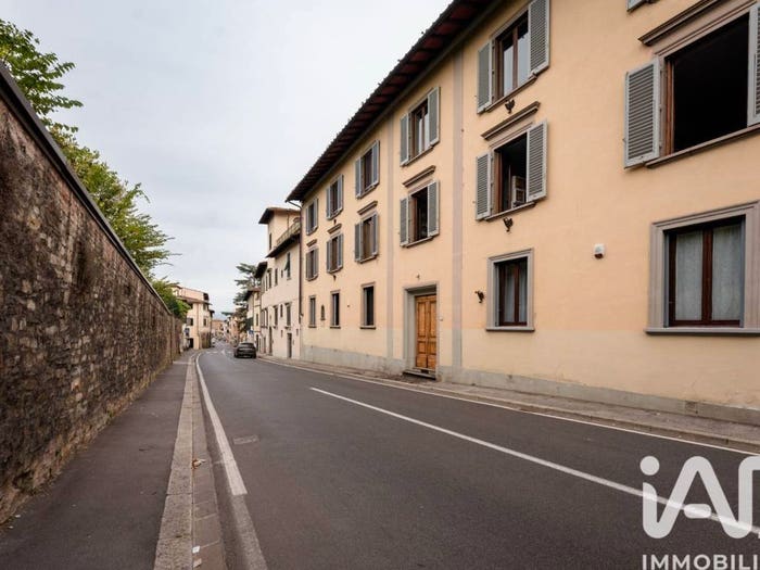 Appartamento con 5 locali in vendita in Via senese, Due Strade San Gaggio, Firenze