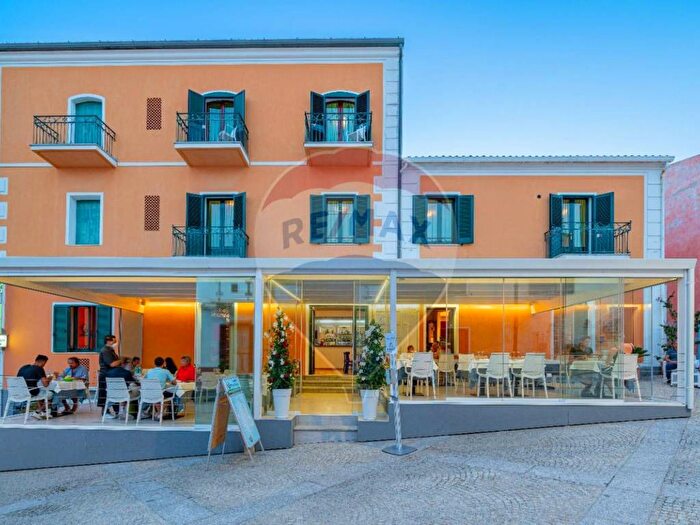 Casa con 6 locali in vendita in Via GM Angioy, Centro, Santa Teresa Gallura