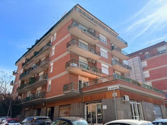 Appartamento trilocale in vendita in Via Umberto Maddalena, Ciampino