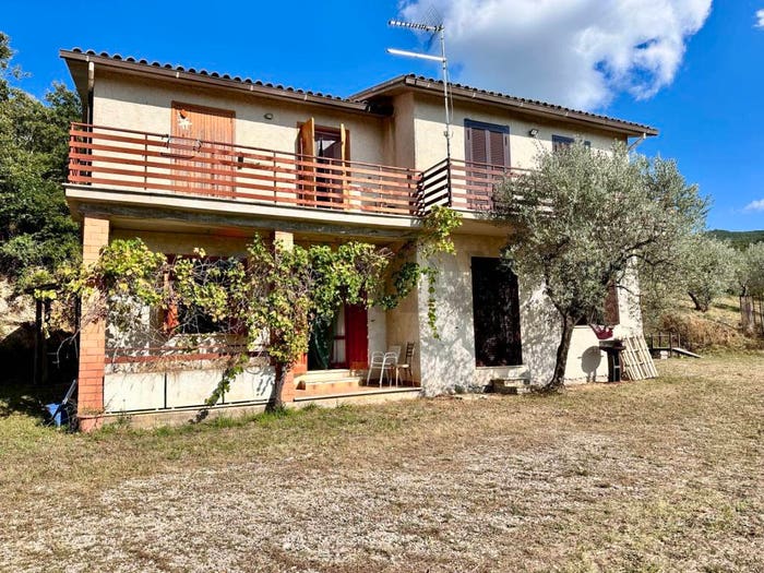 Casa con 6 locali in vendita in Oliveto, Torricella in Sabina