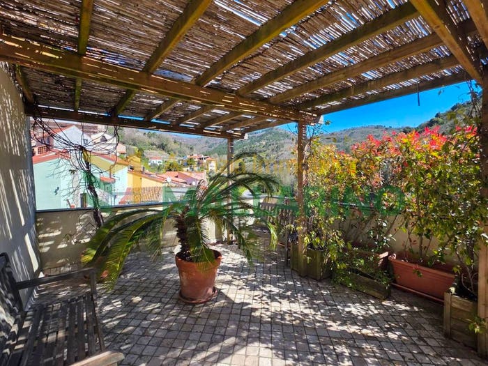 Casa con 6 locali in vendita in Via Guglielmo Marconi, Feglino, Orco Feglino
