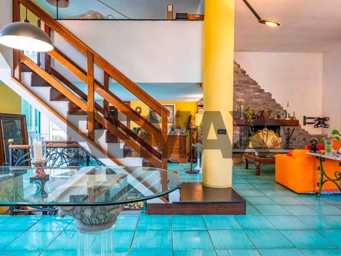 Casa con 6 locali in vendita in via salita sant'anna, Centro, Lavagna