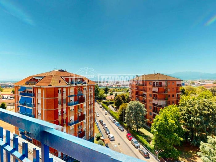 Casa trilocale in vendita in Via Donizetti Gaetano, Centro, Beinasco