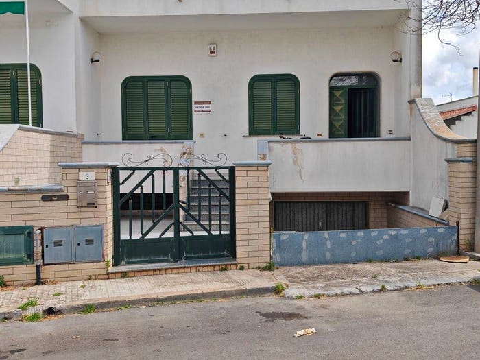 Appartamento trilocale in vendita in via Tommaso Fiore, PresicceAcquarica