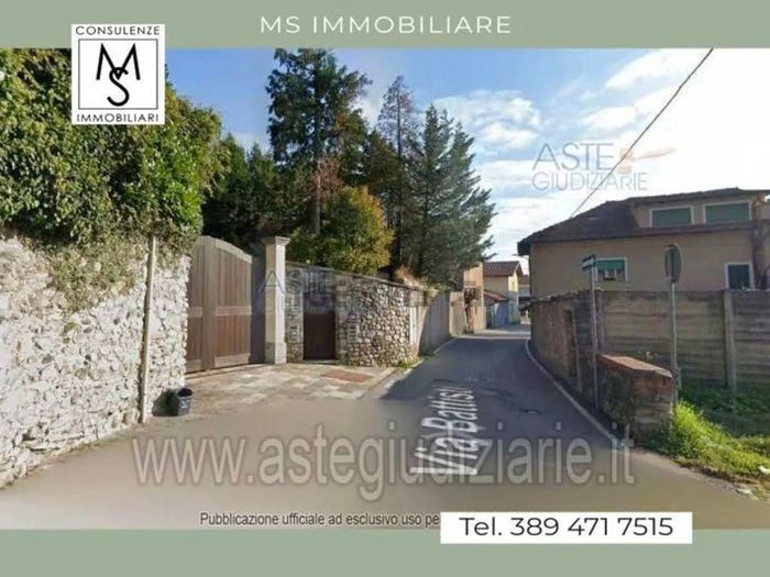 Appartamento con 5 locali in vendita in Via Alessandro Volta, Centro, Azzate