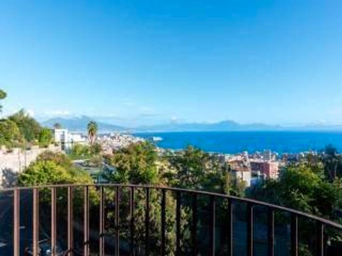 Appartamento con 6 locali in vendita in Via Torquato Tasso, Vomero, Napoli