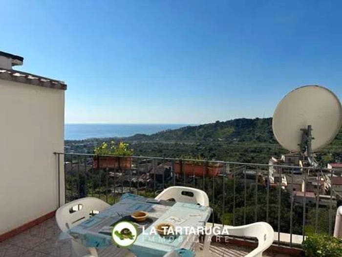 Casa con 6 locali in vendita in Via Iv Novembre, Rocchenere, Pagliara