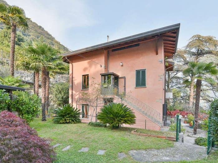 Casa con 6 locali in vendita in Via Piave, Centro, Carate Urio