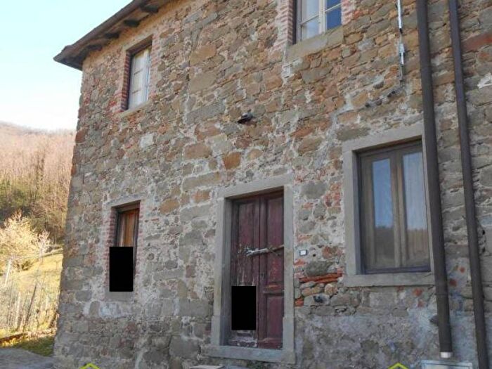 Appartamento trilocale in vendita in via del Fiume snc frazione Naggio, San Romano, San Romano in Garfagnana