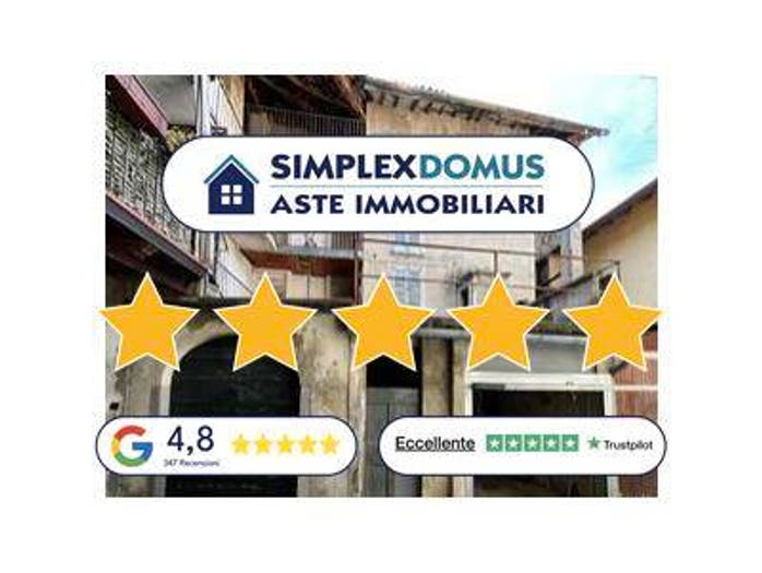 Appartamento con 6 locali in vendita in Via Mentana, Albavilla