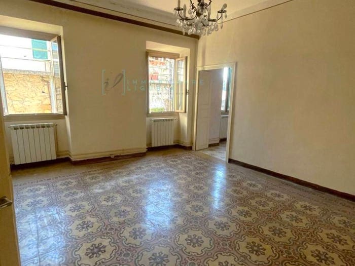 Appartamento con 6 locali in vendita in Via Cristoforo Colombo, Villa Guardia Villa Viani, Pontedassio