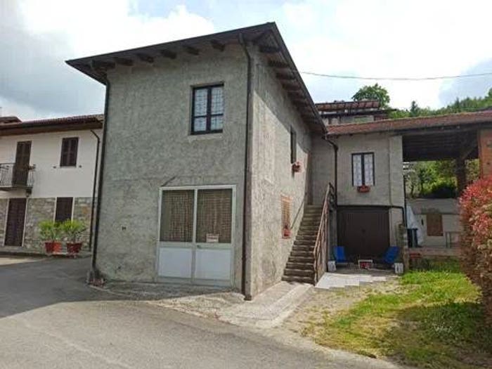 Casa con 5 locali in vendita in Montacuto