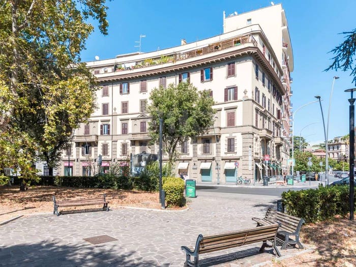 Appartamento con 5 locali in vendita in Piazza dei Re di Roma, Re di Roma, Roma