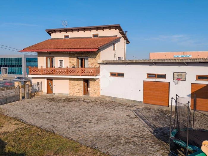 Casa quadrilocale in vendita in via Busca, Costigliole Saluzzo