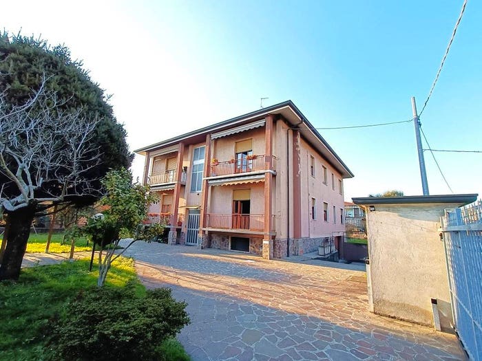 Appartamento trilocale in vendita in Via Francesco Cilea, Calderara, Paderno Dugnano