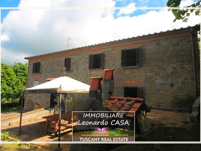 Casa con 6 locali in vendita in Larciano