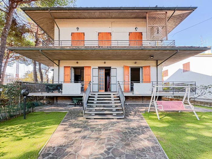 Appartamento trilocale in vendita in Viale Vulcano, Pinarella, Cervia