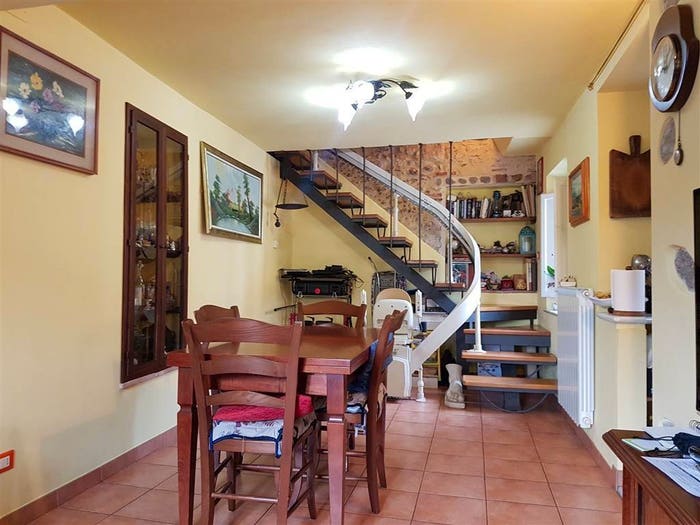 Casa con 6 locali in vendita in Camaiore Paese, Camaiore