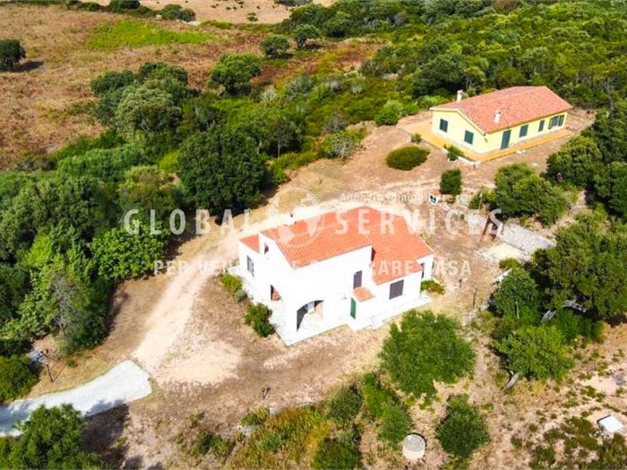 Casa con 6 locali in vendita in Monte Tuvu, Aglientu