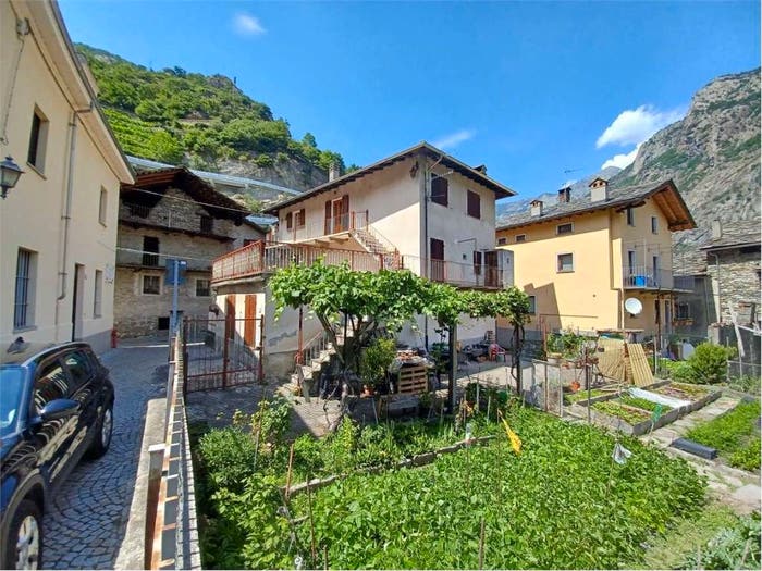 Casa con 6 locali in vendita in Centro, Hone