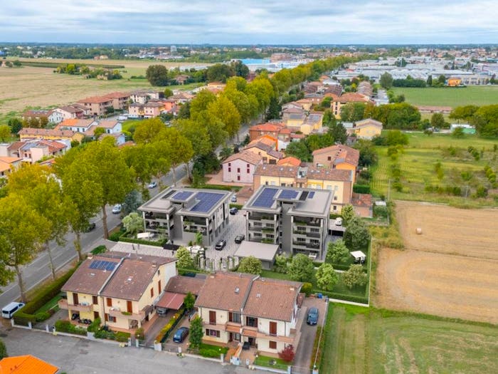 Casa quadrilocale in vendita in Viale Antonio Gramsci, Centro, Mirandola