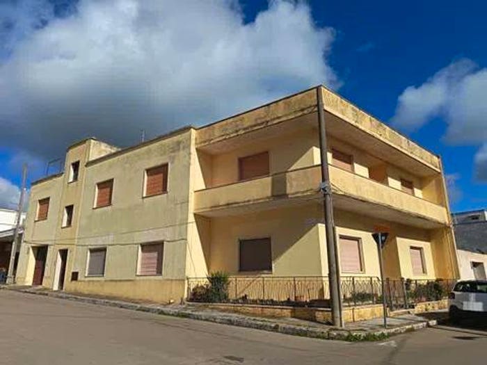 Casa con 6 locali in vendita in Via Due Cappelle, Corigliano d'Otranto