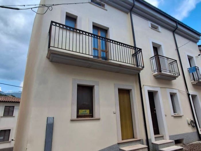 Casa trilocale in vendita in Via Giuseppe De Amicis, Alfedena