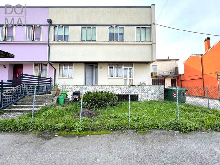 Casa con 6 locali in vendita in Via Evangelista Groppo, Loreo