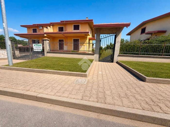Casa quadrilocale in vendita in Contrada Pezza La Rosa, Luzzi