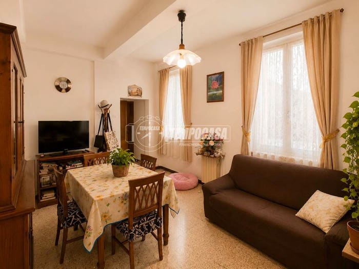 Appartamento trilocale in vendita in Via dei Gallucci, Centro Storico, Modena