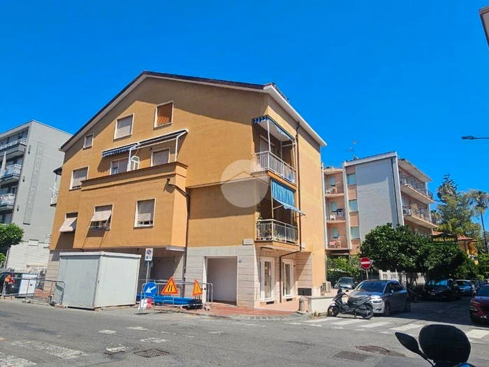 Appartamento bilocale in vendita in Via Dei Garofani, Centro, Diano Marina