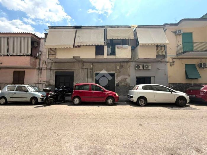 Appartamento con 6 locali in vendita in Abitazione Sant'Andrea Avellino, Secondigliano, Napoli