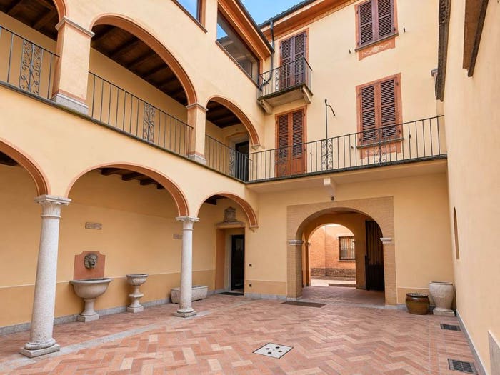 Casa con 6 locali in vendita in Via Giovanni Cadolini, Centro, Cremona