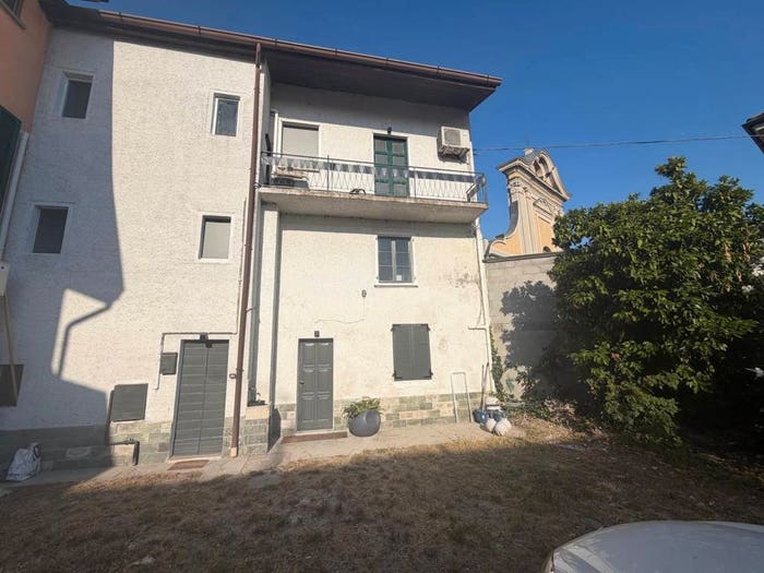 Casa con 5 locali in vendita in Piazza Roma, Valera Fratta