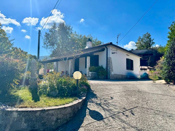 Casa quadrilocale in vendita in Via Colle San Sebastiano, Ceccano