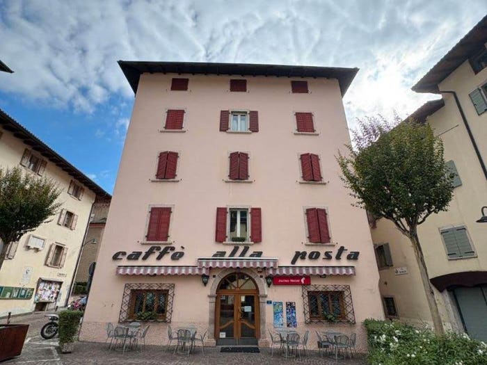 Appartamento trilocale in vendita in Piazza Monsignor Perli, Vezzano, Vallelaghi