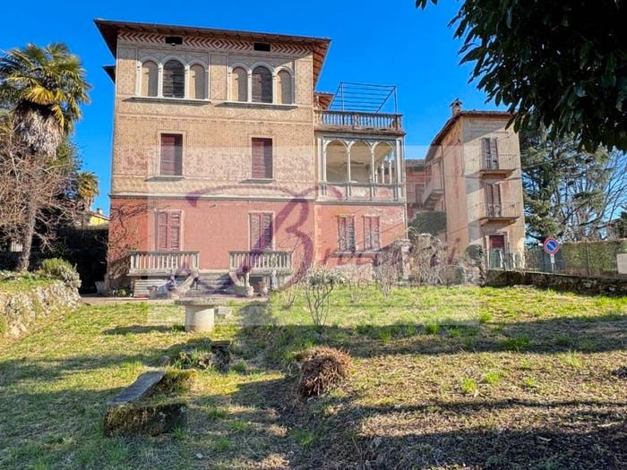 Casa con 6 locali in vendita in Via Piave, Centro, Arcisate