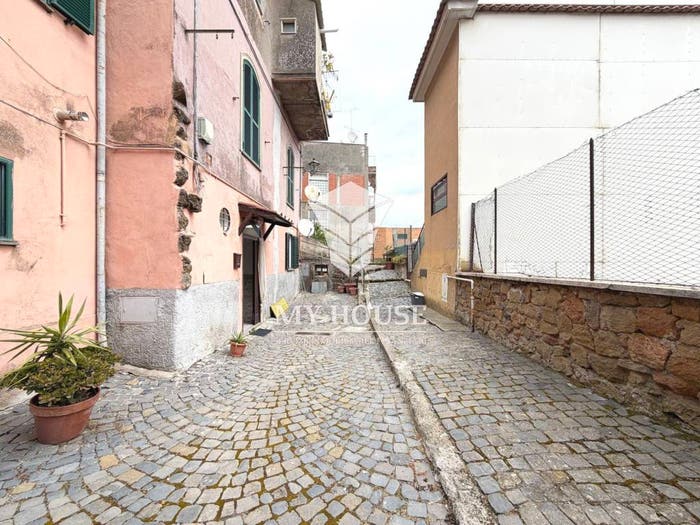 Appartamento trilocale in vendita in Via Carlo Felice, Montecompatri, Monte Compatri