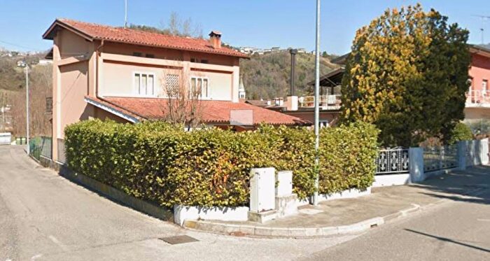 Casa quadrilocale in vendita in Centro, Tarcento